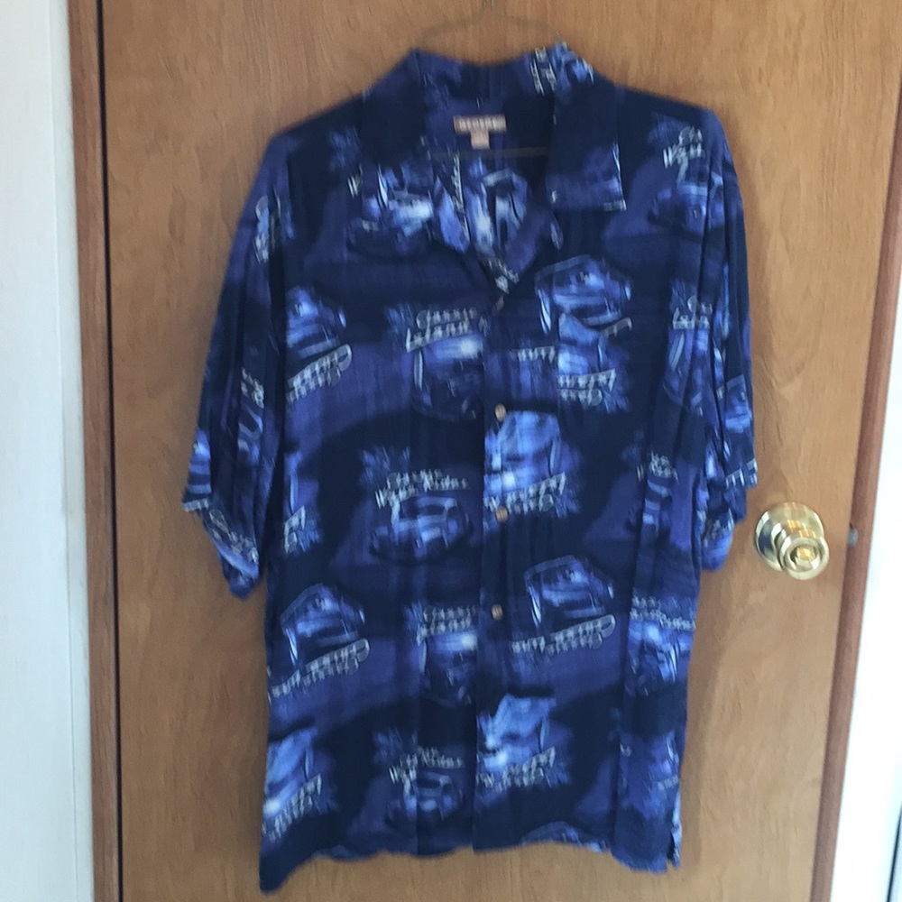 Men’s Short Sleeve Shirt, size L